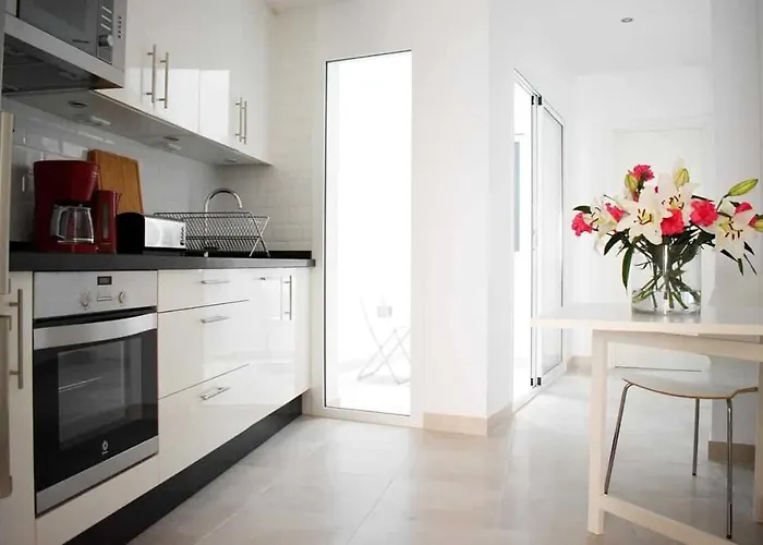 New Townhouse In The Heart Of Nerja With Jacuzzi