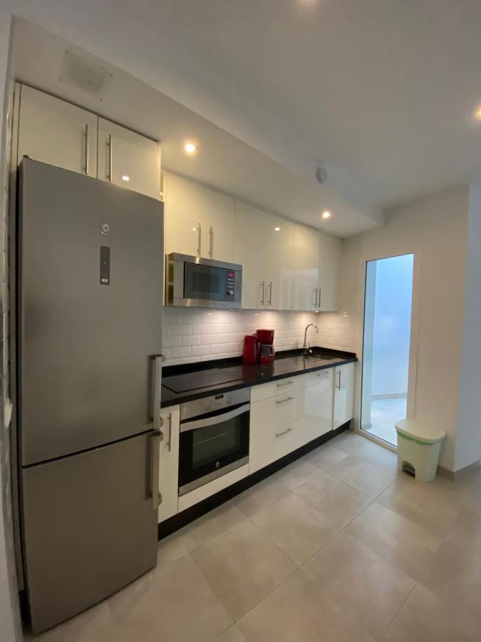 Casa de Férias New Townhouse In The Heart Of With Jacuzzi Nerja