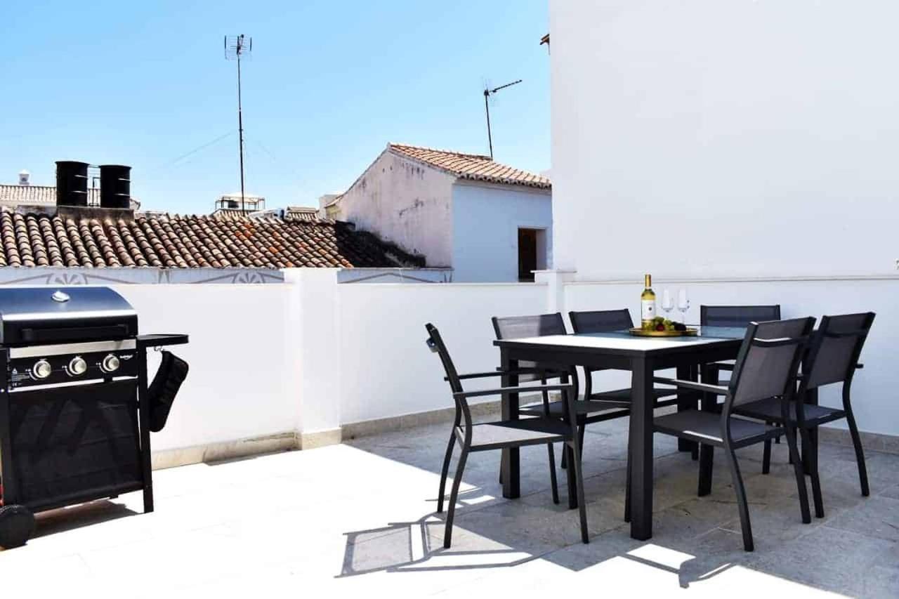 Casa de Férias New Townhouse In The Heart Of With Jacuzzi