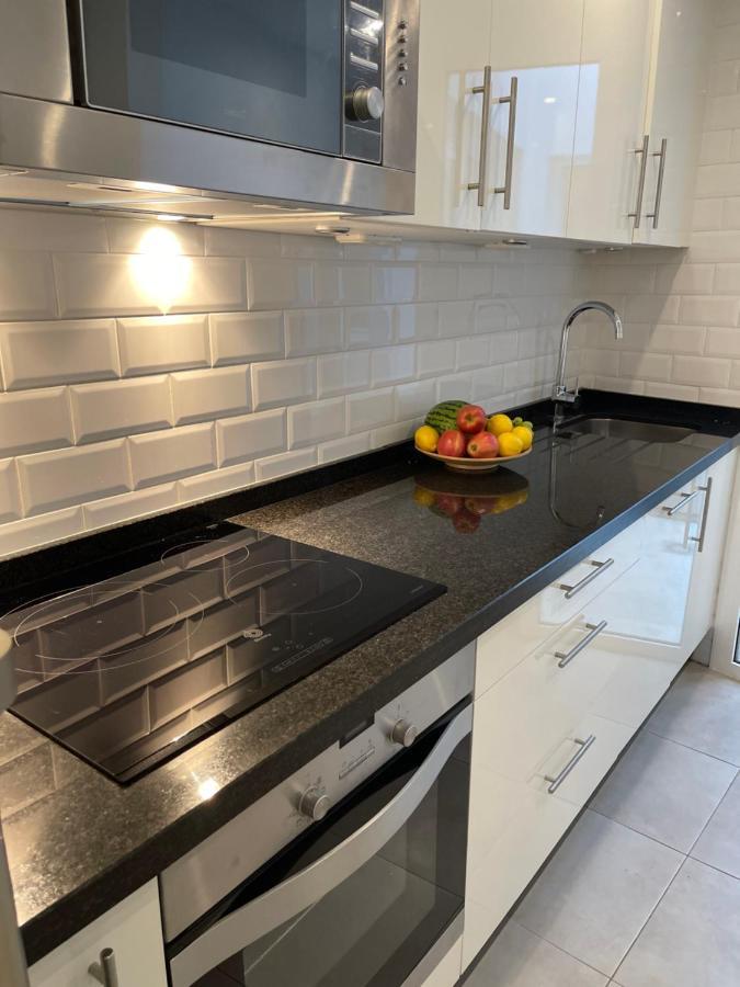 Casa de Férias New Townhouse In The Heart Of With Jacuzzi Nerja