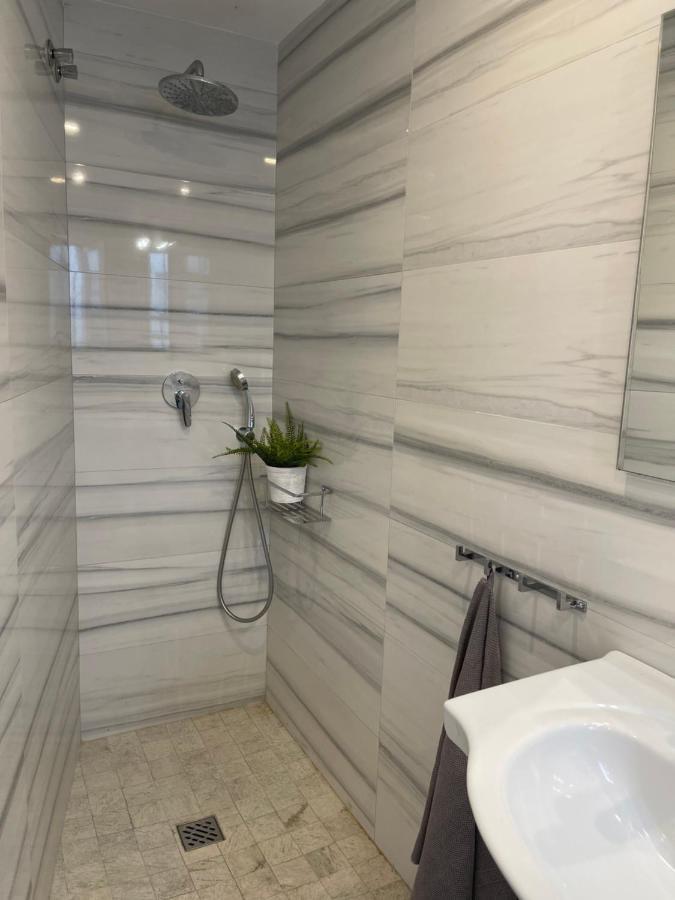 Holiday home New Townhouse In The Heart Of With Jacuzzi *